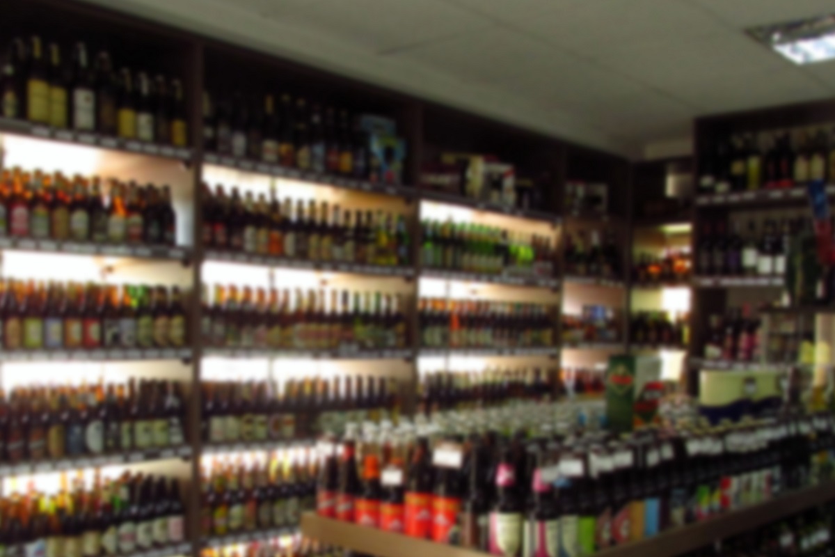 W Bydgoszczy będzie nocny zakaz sprzedaży alkoholu. Znamy szczegóły monopolowy_alkohol_piwo_wódka_handel_sklep_tomasz-sienicki-wikimedia-commons-cc30