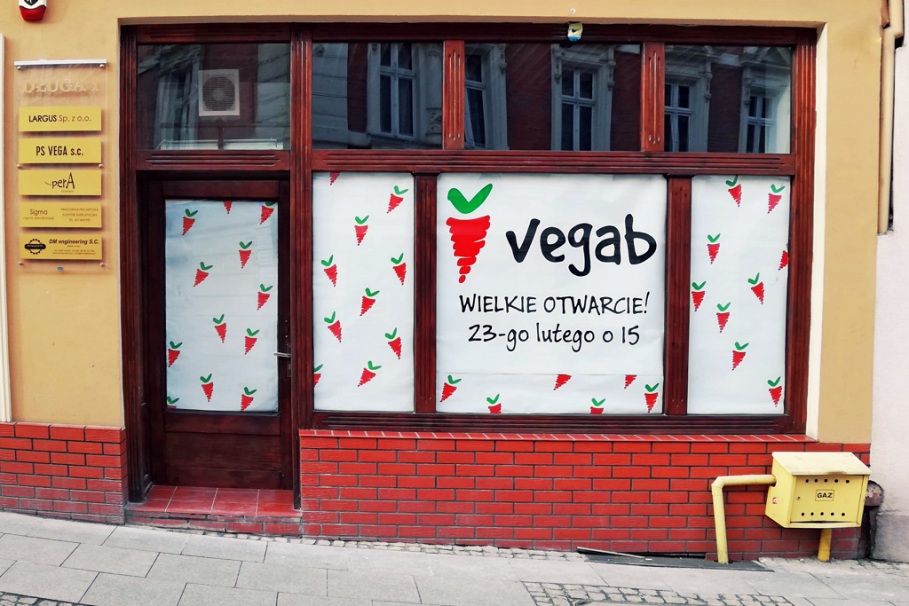 Jak smakuje kebab z wege-mięsem? Byliśmy w Vegabie na Długiej [RECENZJA]