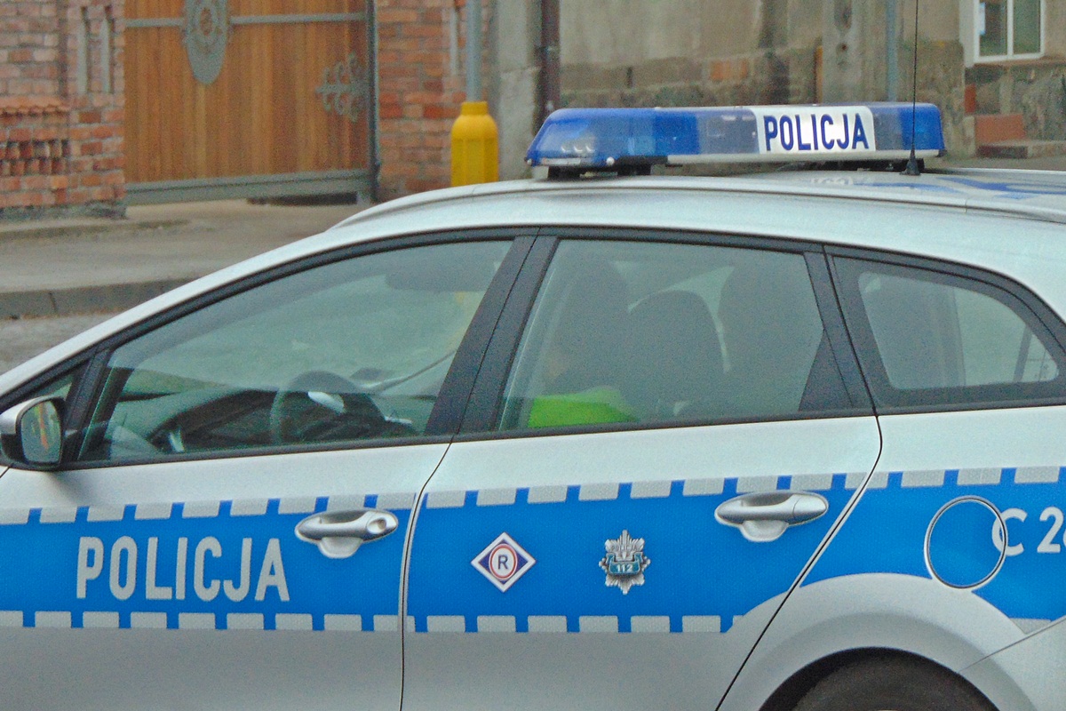 Policja szuka świadków zdarzeń drogowych, do których doszło na terenie Bydgoszczy policja drogówka BB