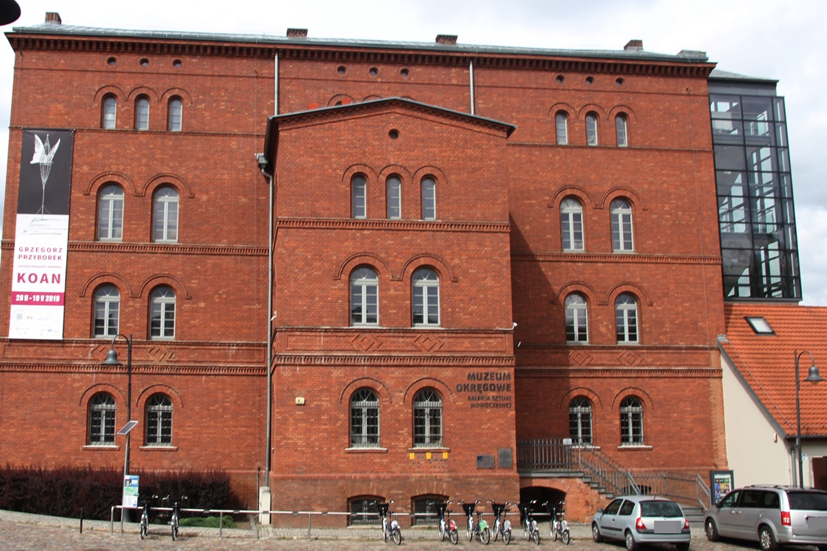 Muzeum Okręgowe im. Leona Wyczółkowskiego w Bydgoszczy – Galeria  Sztuki Nowoczesnej – SF