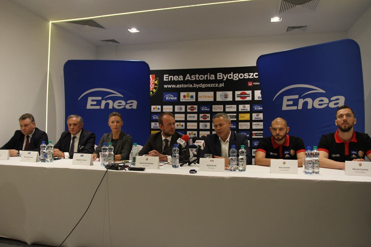 Piotr Król, Mirosław Jamroży, Magdalena Hilszer, Bartłomiej Dzedzej, Rafał Bruski, Artur Gronek, Michał Chyliński