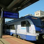 Poniedziałkowy odjazd z PKP Intercity. Tańsze bilety na pociągi z Bydgoszczy do Wrocławia, Poznania i Torunia Dworzec PKP Bydgoszcz Główna_pociąg Stadler_kierunek Warszawa Zachodnia – SF