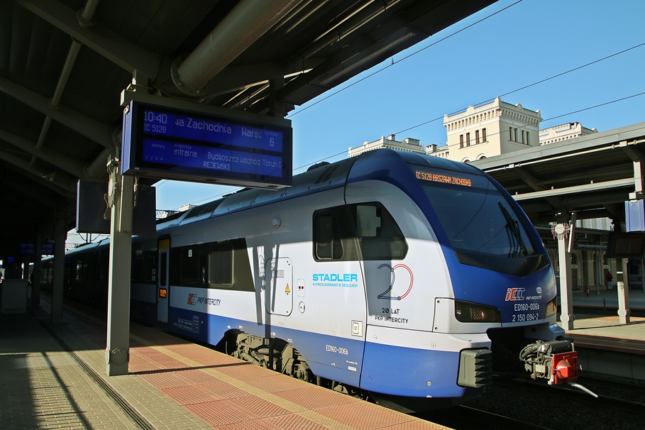 Poniedziałkowy odjazd z PKP Intercity. Tańsze bilety na pociągi z Bydgoszczy do Wrocławia, Poznania i Torunia