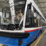 Pierwszy nowy tramwaj dla Bydgoszczy gotowy. W nocy przyjedzie do zajezdni