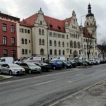 Kierowcy wynaleźli nowy parking na Wałach Jagiellońskich. Długo to nie potrwa