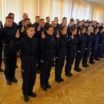 Nowi policjanci złożyli ślubowanie. Kilku z nich trafi do jednostki w Bydgoszczy [ZDJĘCIA]
