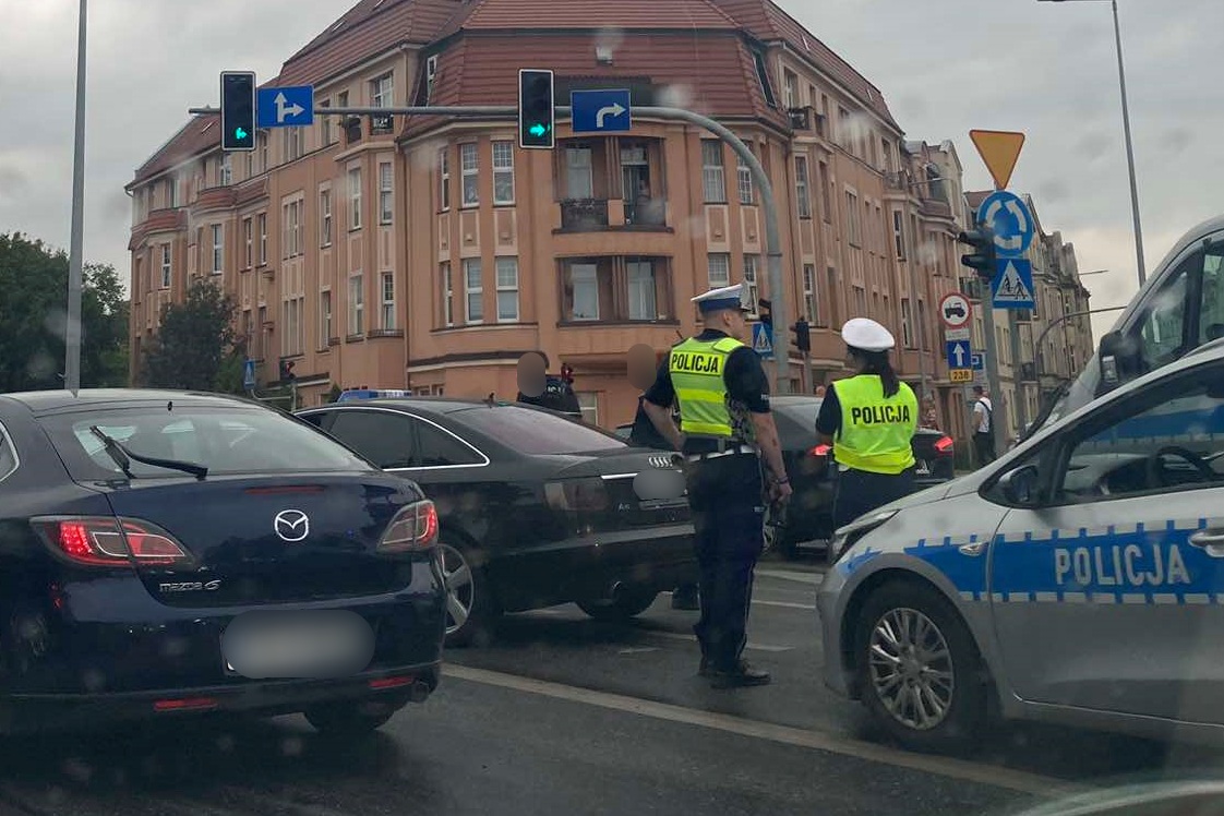 Włamanie w centrum Bydgoszczy. Złodzieje zatrzymani na jednej z głównych ulic miasta