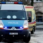 Zniszczenie reklamy i inne zdarzenia. Bydgoska policja szuka świadków 6-01-2025_policja_ambulans_karetka_pogotowie ratunkowe_na sygnale – SF