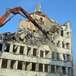 Był PZPR, banki i firmy. Po 50 latach budynek przy Jagiellońskiej 34 został wyburzony [ZDJĘCIA]
