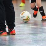 Zagrają dla Miłosza i Tymka. Turniej charytatywny w Koronowie Piłka nożna halowa – pixabay