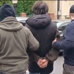 Napadł z nożem i ukradł trzy głośniki oraz pieniądze. Napastnik z Górzyskowa w rękach policjantów zatrzymanie_rozbój Piękna_KMP Bydgoszcz