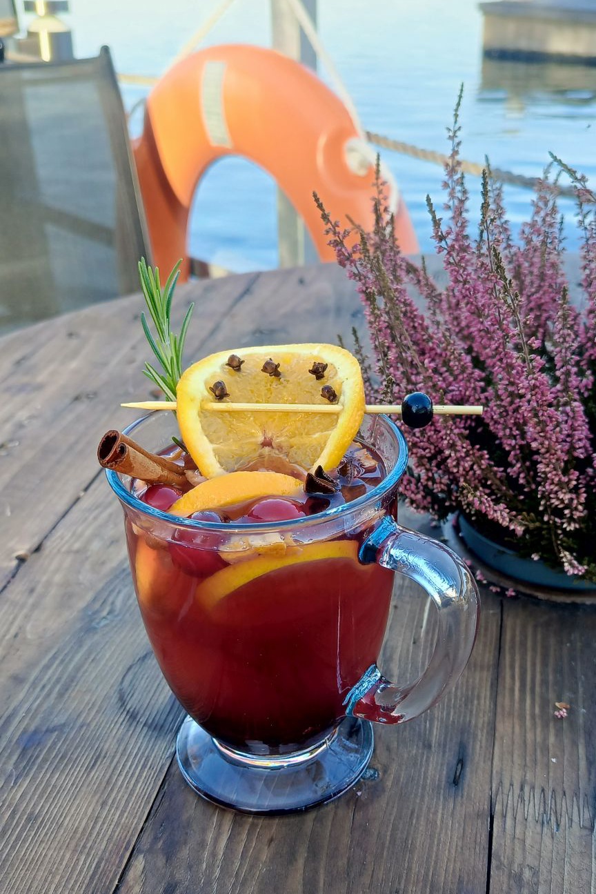 Kulinarne odkrycie na wodzie. Smak i widok, który zachwyca przez cały rok w Pieczyskach!