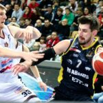 Zwycięska seria trwa. Enea ABRAMCZYK Astoria triumfuje w Białymstoku! 22-11-2025_koszykówka_I liga koszykarzy_Enea Abramczyk Astoria Bydgoszcz – Żubry Abakus Okna Białystok_Karol Gruszecki, Krystian Tyszka – SF