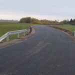 Na odcinku z Wilcza w kierunku Mąkowarska wykonano nawierzchnię asfaltową. To pierwszy etap prac Droga Wilcze Mąkowarsko – IN1