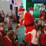 MGOK Koronowo zaprasza na „Mikołajkowy czas niespodzianek”. Sprawdzamy program wydarzenia Mikołajkowy Czas Niespodzianek Koronowo – MGOK Koronowo