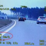 Pędził drogą ekspresową S5, teraz zapłaci krocie. Policja złapała młodego kierowcę Recydywa-mandat