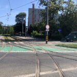 Zielone oznakowanie przy Focha/Królowej Jadwigi. Przemówi do kierowców? zielone oznakowanie focha królowej jadwigi