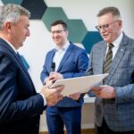 Nowe projekty dla seniorów w Bydgoszczy. Przyznano środki na realizację 23.07.2026 Bydgoszcz. Uroczyste wręczenie umów beneficjentom L